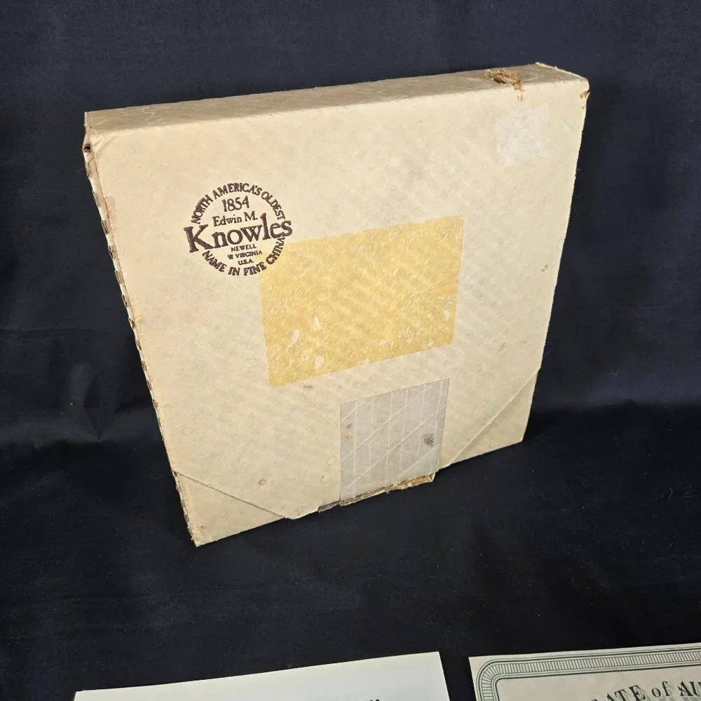 Vintage Knowles Norman Rockwell "A Young Girls Dream" Plate w COA & Original Box - Picture 6 of 8